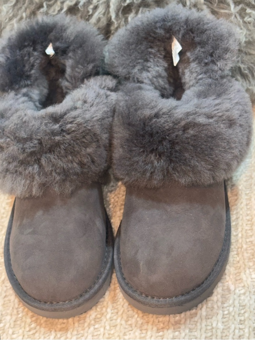 Fireside Dearfoam Women's Perth
Shearling Foldover Boot Gray Suede size 7